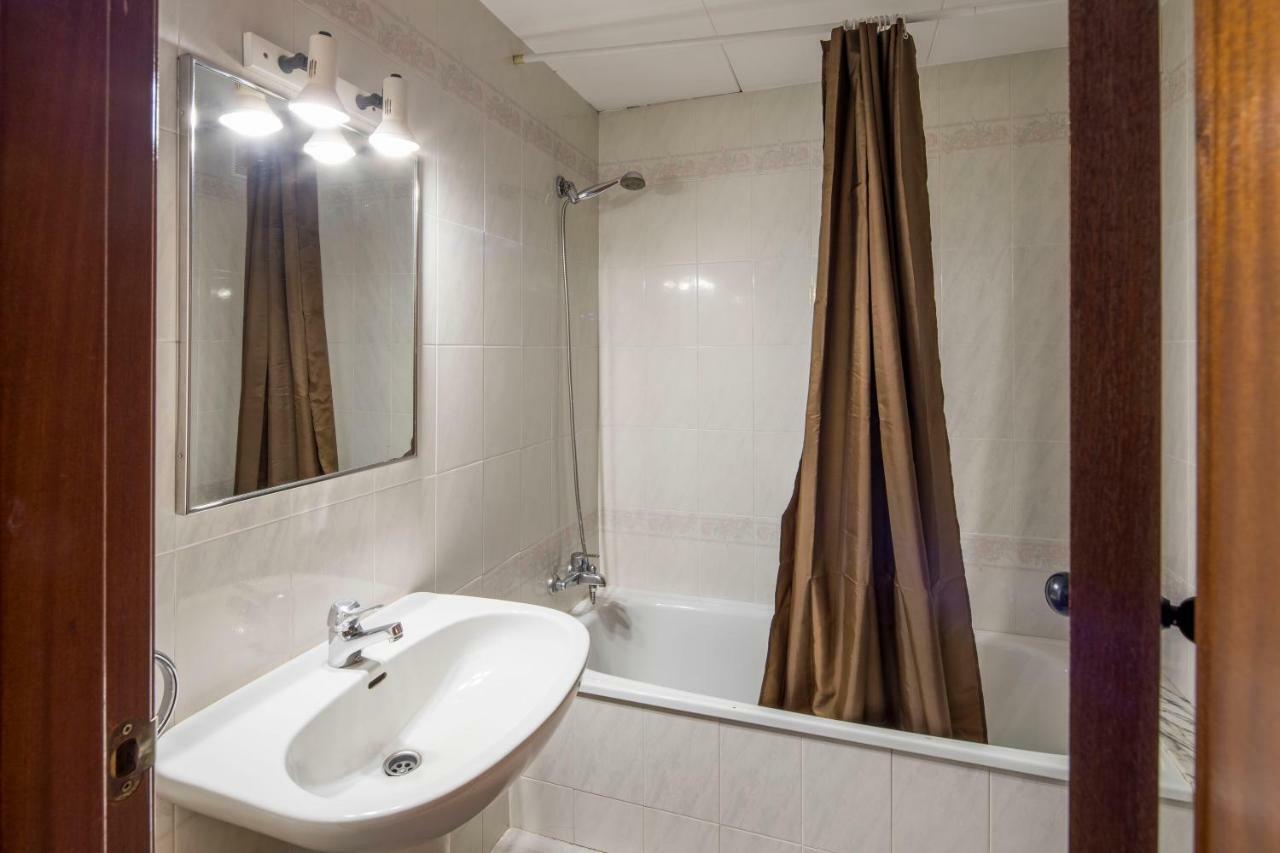 Apartamento Castell De Perelada Lägenhet Girona Exteriör bild